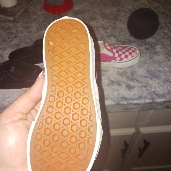 Pumas size 10 $20 Vans size 11 $25 - Picture 7 of 7